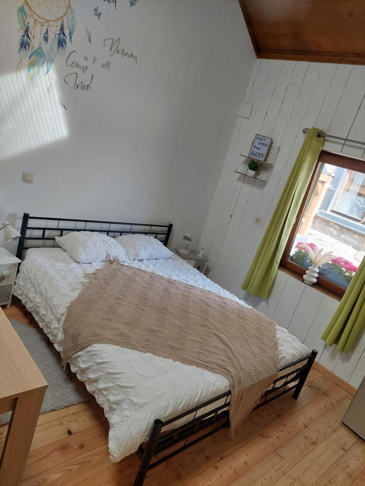 マルメディ La Petite Suisse Bed & Breakfast エクステリア 写真
