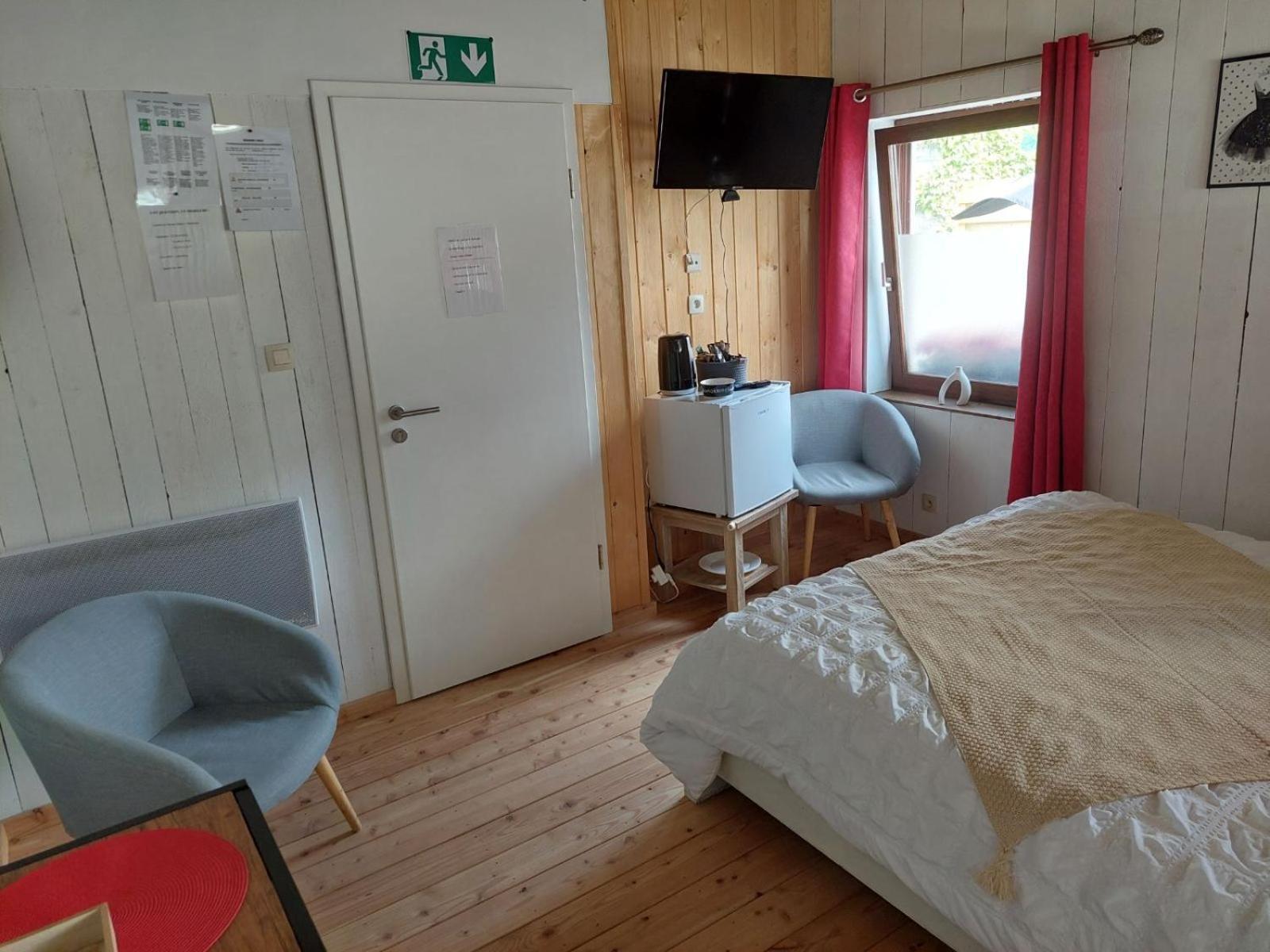 マルメディ La Petite Suisse Bed & Breakfast エクステリア 写真