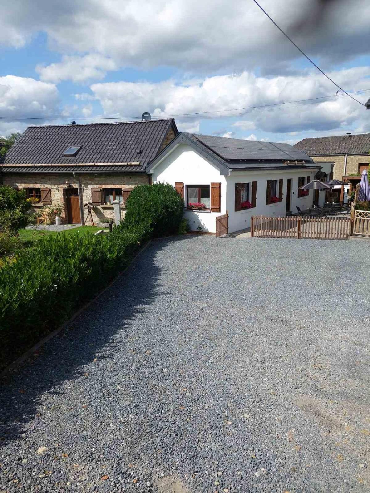 マルメディ La Petite Suisse Bed & Breakfast エクステリア 写真