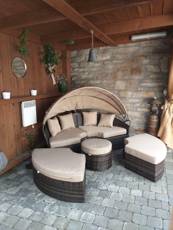 マルメディ La Petite Suisse Bed & Breakfast エクステリア 写真